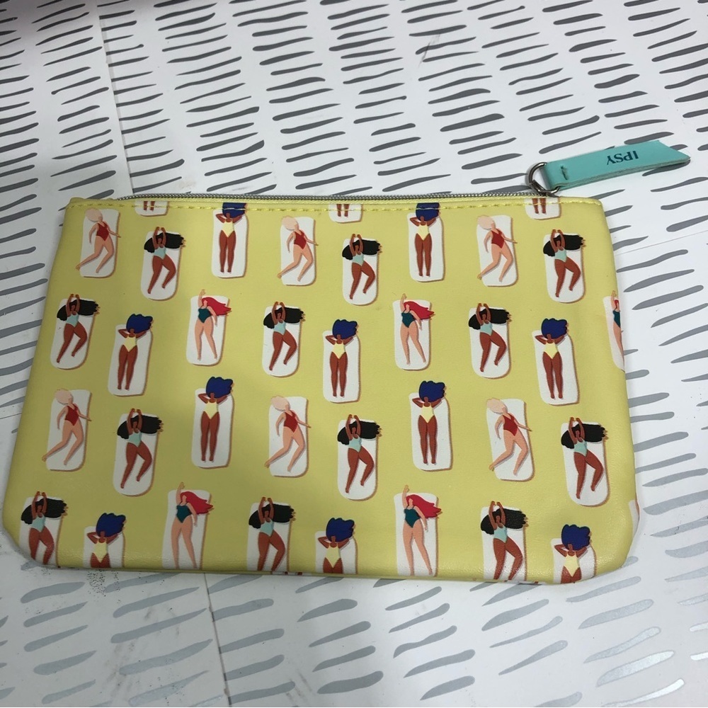 IPSY cosmetic bag